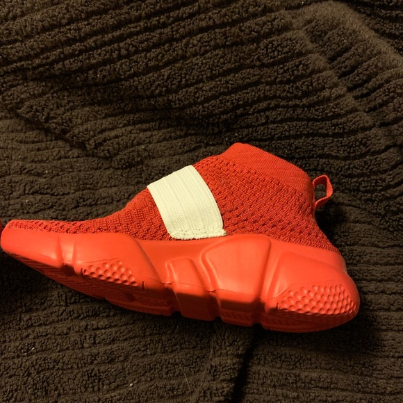 Child’s mesh shoe. Never worn - Picture 2 of 5